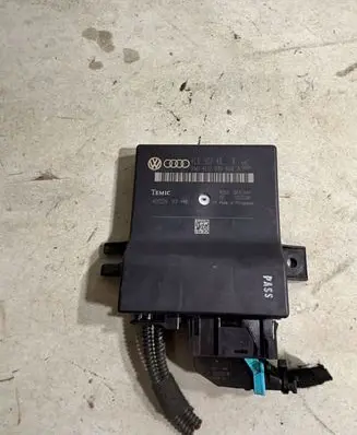 Audi A6 S6 C6 4F Gateway control module 4L0907468B