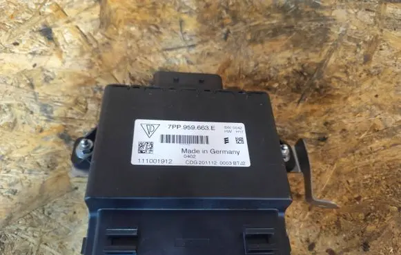 Volkswagen Touareg II Voltage converter/converter module 7PP959663E 111001912 CDG201112