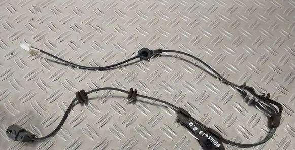 Toyota Prius+ (ZVW40) Rear ABS sensor wiring 