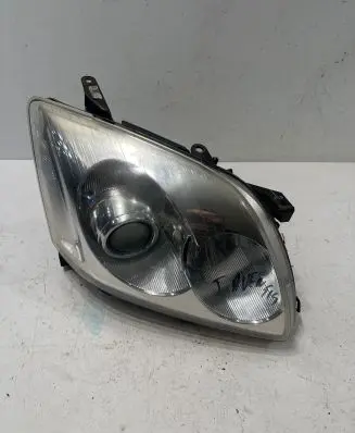 Toyota Avensis T250 Headlight/headlamp