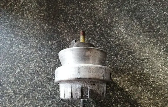 Audi A6 S6 C6 4F Engine mount bracket 4F0199382AD