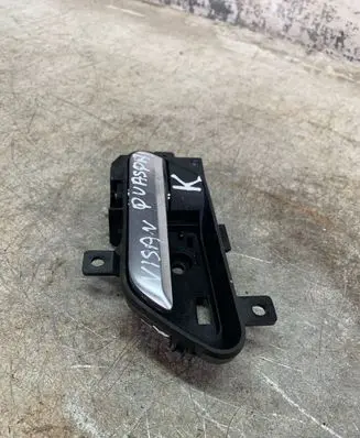 Nissan Qashqai J12 Front door interior handle 806716UA0A