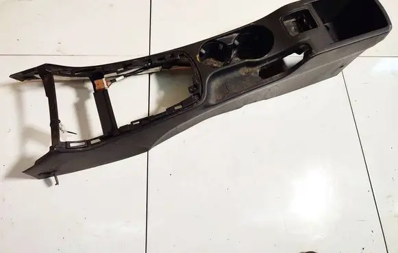 Hyundai i30 Center console 846702l100 84670-2l100