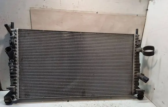 Ford Focus C-MAX Coolant radiator 3M5H8005TL