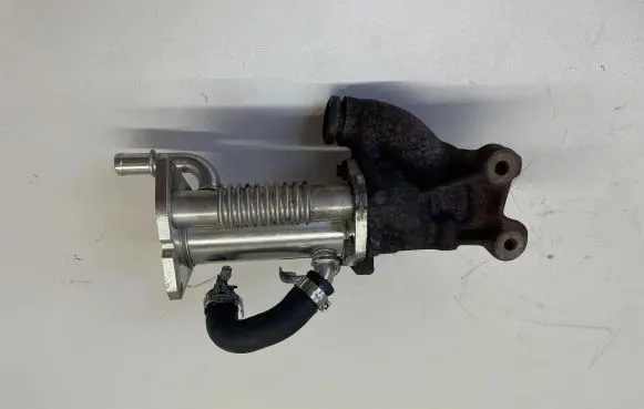 Renault Scenic III - Grand scenic III EGR valve cooler 147355713R