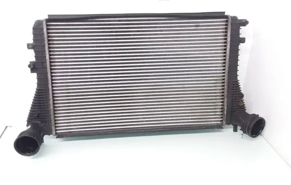 Skoda Octavia Mk2 (1Z) Intercooler radiator 1K0145803E