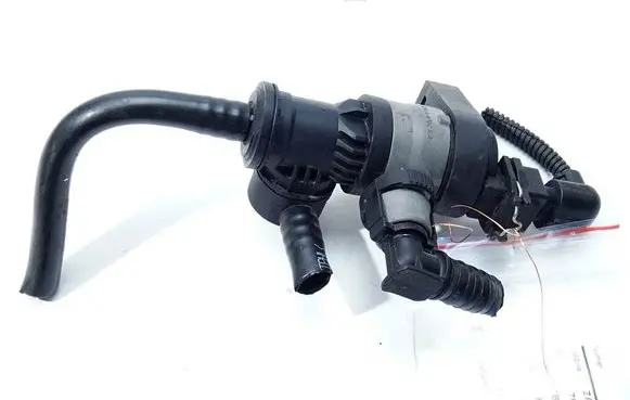 BMW X5 F15 Coolant heater control valve 7636155