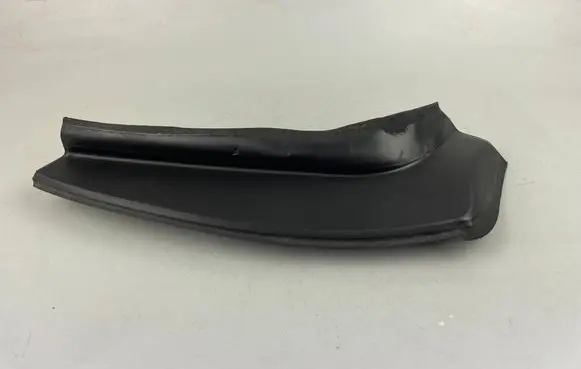Jaguar XJ X350 Rear/tail light trim molding 2W9313A639AF