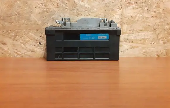 Mercedes-Benz E W124 ABS control unit/module 0055455132 0265101020
