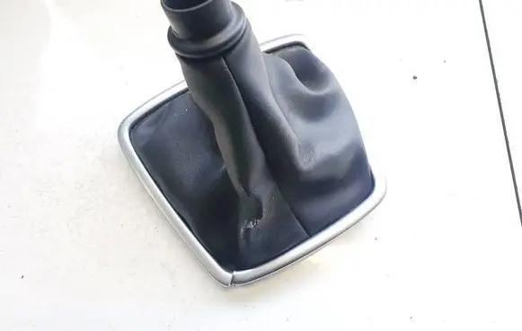 Renault Laguna III Gear shifter surround trim plastic 749600003r