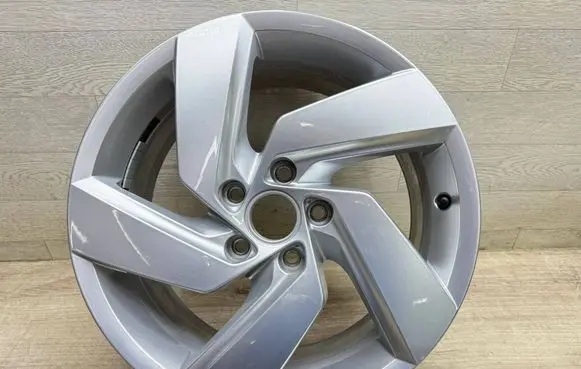 Volkswagen Golf VIII R17 alloy rim 5H0601025E