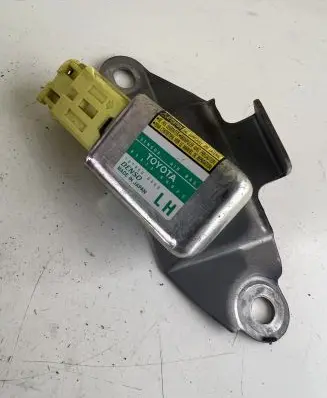 Toyota Land Cruiser (J120) Airbag deployment crash/impact sensor 8983060020 1879000460