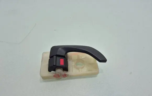 Hyundai Tucson JM Front door interior handle 