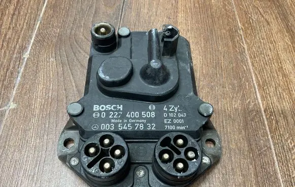 Mercedes-Benz E W124 Ignition amplifier control unit 0035457832 0227400508
