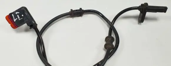 Mercedes-Benz E W212 ABS rear brake sensor A2125402117