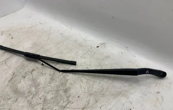 Opel Insignia A Front wiper blade arm 13227399