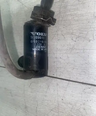 Volvo S40, V40 Windscreen/windshield washer pump 9169611 0602103950