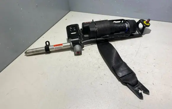 Volvo V50 Front seatbelt 30661789