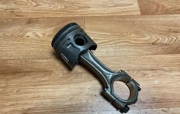 Ford Mondeo MK IV Piston with connecting rod 9677840380