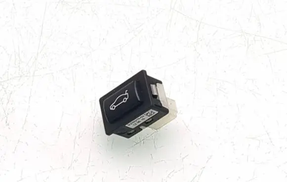 Tailgate opening switch
