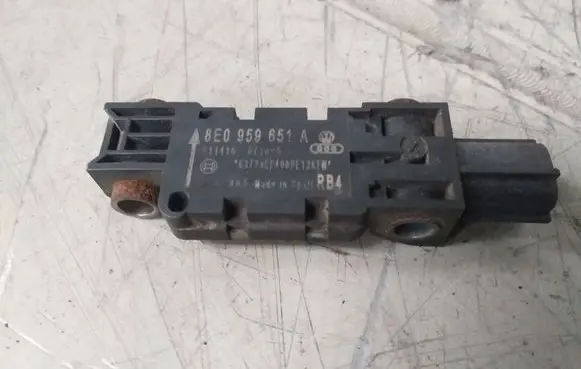 Audi A4 S4 B7 8E 8H Airbag deployment crash/impact sensor 8E0959651A