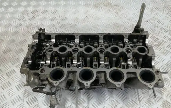 Peugeot 3008 I Engine head 9688418180