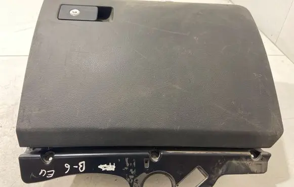 Volkswagen PASSAT B6 Glove box 3C1857114 P0108696 T00242261