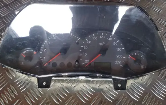 Ford Focus Speedometer (instrument cluster) 98AP10841BC