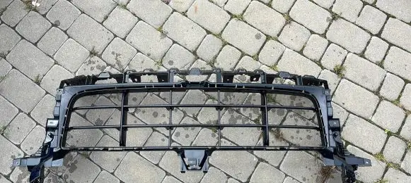 Porsche Cayenne (9Y0 9Y3) Front bumper upper radiator grill 9Y0807683T