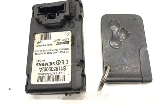 Renault Scenic II - Grand scenic II Ignition lock 8200125077