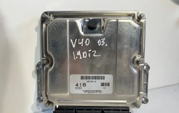 Volvo S40, V40 Engine control unit/module 30630418 EDC15C3