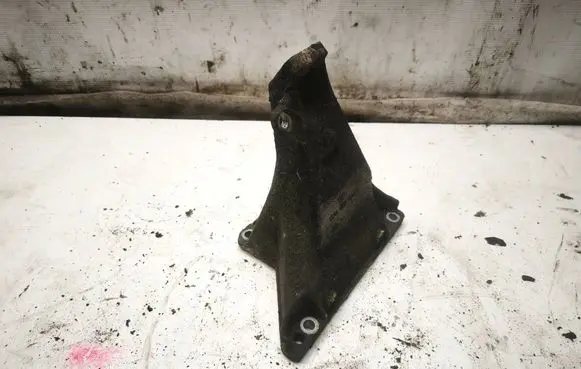 Audi A4 S4 B5 8D Engine mounting bracket 8D0199308L