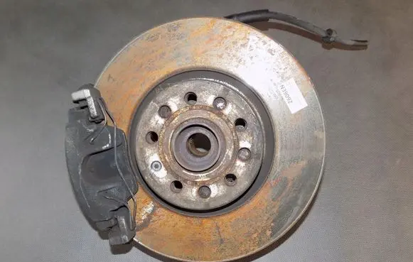 Volkswagen PASSAT B7 Front wheel hub spindle knuckle