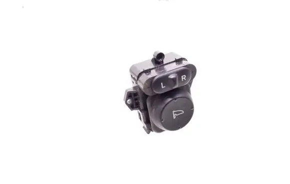 Wing mirror switch