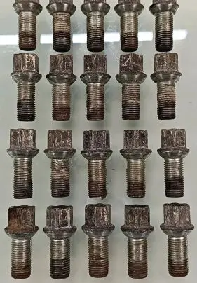 Volkswagen Golf VI Nuts/bolts 