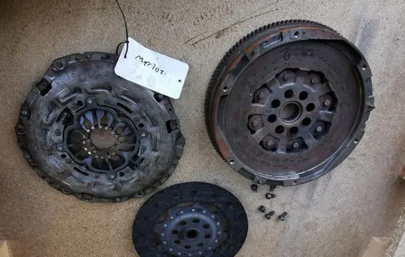 Nissan NV400 Dual mass flywheel 