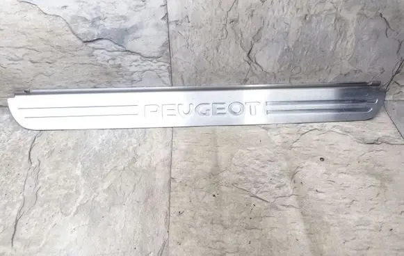 Peugeot 407 Front sill trim cover