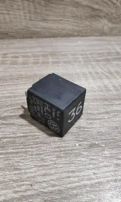 Volkswagen Golf IV Other relay 3A0951307 3SB00488504