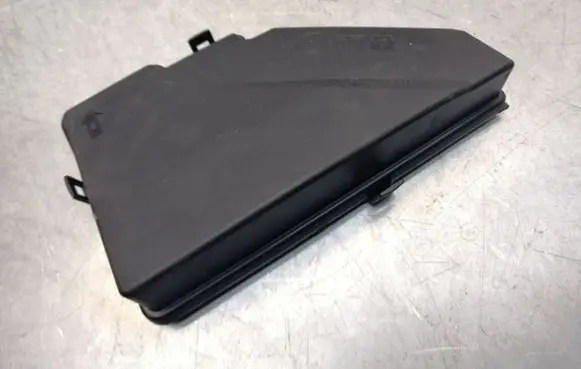 Volvo XC90 Fuse box cover 31398001