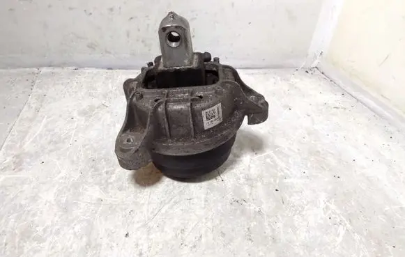 BMW 5 F10 F11 Engine mount bracket 13961112 678026401 F045008822