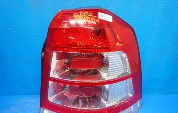 Opel Zafira B Rear/tail lights 13260854