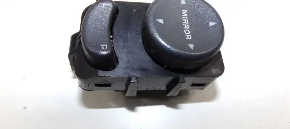 Chrysler Grand Voyager III Wing mirror switch 468531739754D