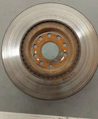 Volkswagen Touran II Front brake disc