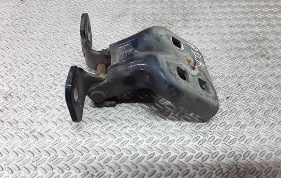 Chrysler Voyager Front door lower hinge 