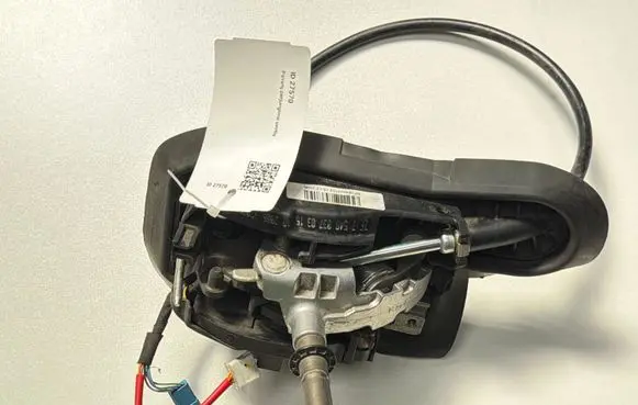 BMW 3 E90 E91 Gear shifter/selector 7548037