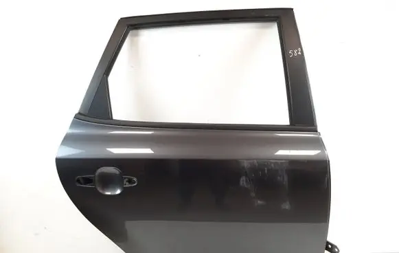 KIA Ceed Rear door