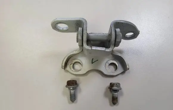 Toyota Yaris Rear door hinge set 687500H010