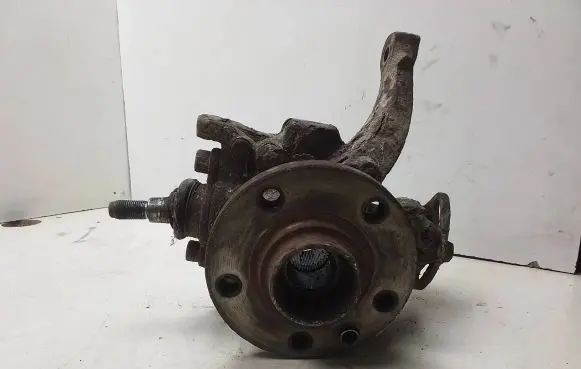 Volkswagen Transporter - Caravelle T4 Front wheel hub
