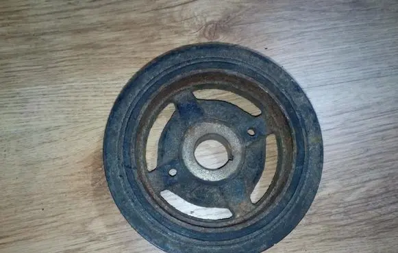 Toyota Avensis T250 Crankshaft pulley