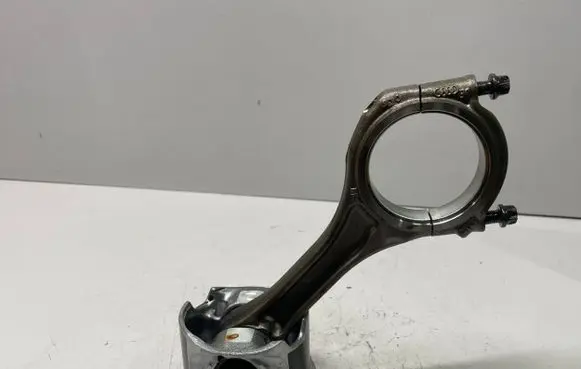 Audi A5 8T 8F Piston with connecting rod 83L82